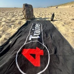 Serviette PLAGE - Logo 4TRAINER - 150cm X 70cm - 100% Coton - 4TRAINER -Cress Sport Boutique serviette plage logo 4trainer 150cm x 70cm 100 coton 4trainer 2